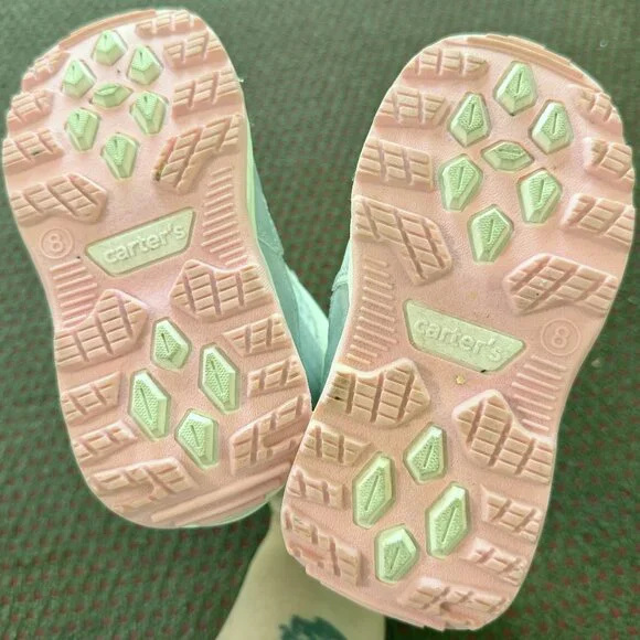 Girl's Snow Boots Size 8 Grey, White, & Pink Thick, Warm, and Sturdy CARTER'S - Picture 7 of 7